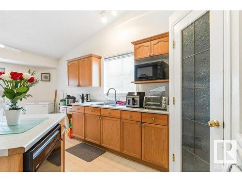 12928 137 Street, Edmonton, AB - Indoor Photo Showing Kitchen