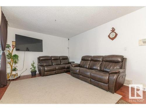 14530 30 Street Nw, Edmonton, AB - Indoor Photo Showing Living Room