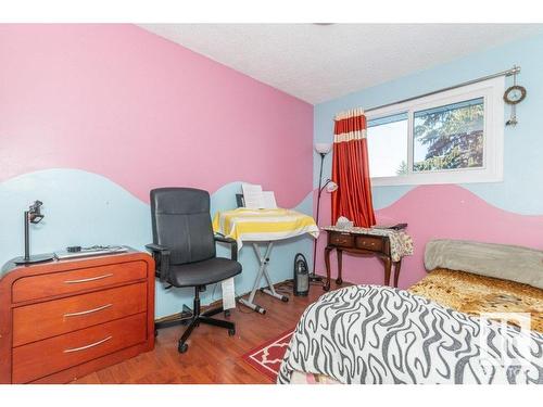 14530 30 Street Nw, Edmonton, AB - Indoor Photo Showing Bedroom