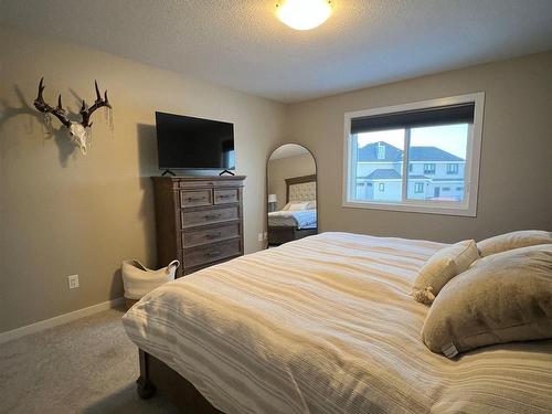 147 Stiles Bend, Leduc, AB - Indoor Photo Showing Bedroom