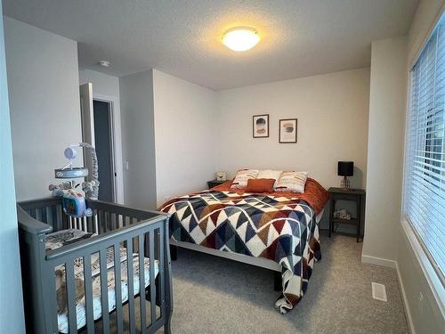 147 Stiles Bend, Leduc, AB - Indoor Photo Showing Bedroom