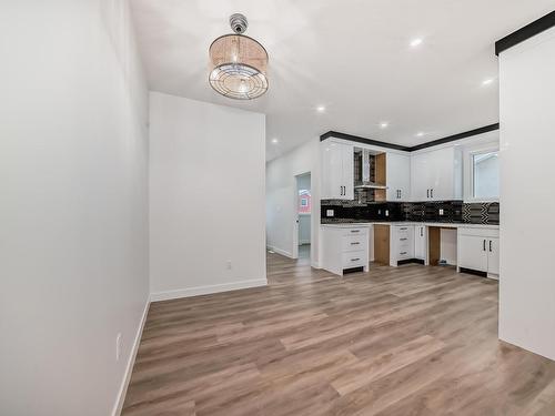 2-12122 43 Street, Edmonton, AB - Indoor Photo Showing Kitchen