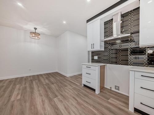 2-12122 43 Street, Edmonton, AB - Indoor Photo Showing Kitchen