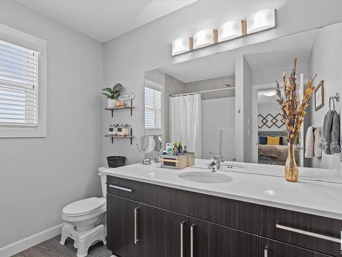 142 Radcliffe Wynd, Fort Saskatchewan, AB - Indoor Photo Showing Bathroom