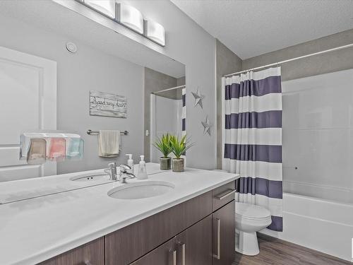 142 Radcliffe Wynd, Fort Saskatchewan, AB - Indoor Photo Showing Bathroom