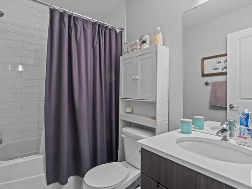 142 Radcliffe Wynd, Fort Saskatchewan, AB - Indoor Photo Showing Bathroom