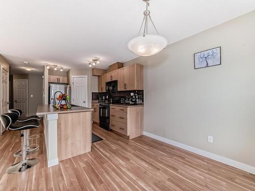 17333 8A Avenue Sw, Edmonton, AB - Indoor Photo Showing Kitchen