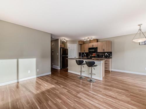 17333 8A Avenue Sw, Edmonton, AB - Indoor Photo Showing Kitchen