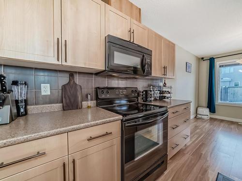 17333 8A Avenue Sw, Edmonton, AB - Indoor Photo Showing Kitchen