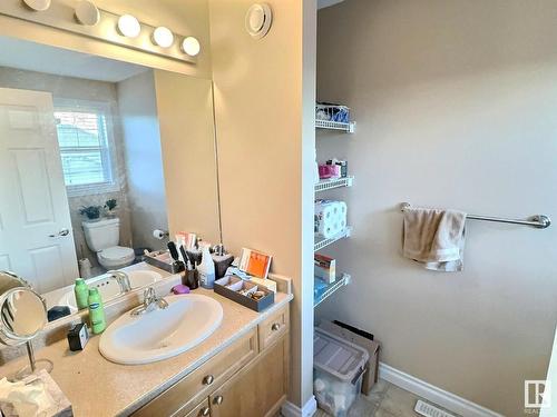 104 Hartwick Loop, Spruce Grove, AB - Indoor Photo Showing Bathroom