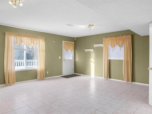 15004 131 Street, Edmonton, AB - Indoor