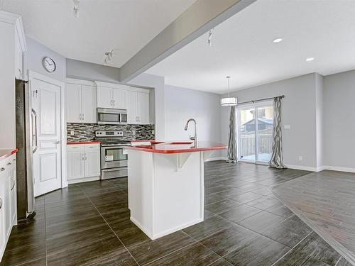 615 176 Street Sw, Edmonton, AB - Indoor Photo Showing Kitchen With Upgraded Kitchen