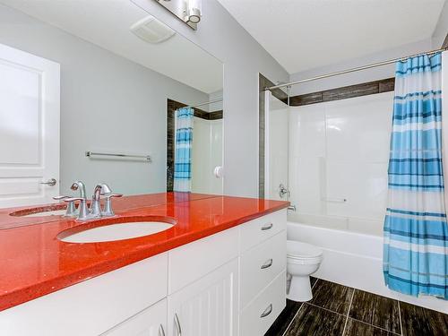 615 176 Street Sw, Edmonton, AB - Indoor Photo Showing Bathroom