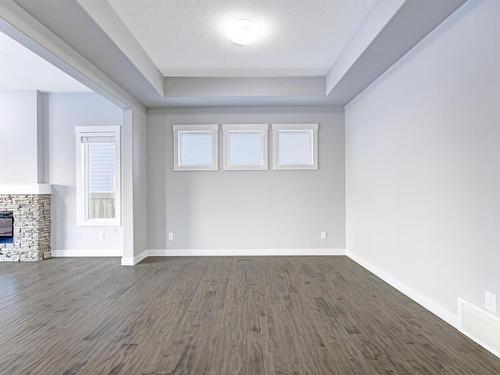 615 176 Street Sw, Edmonton, AB - Indoor Photo Showing Other Room