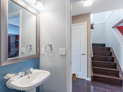 3819 23 Street, Edmonton, AB - Indoor Photo Showing Bathroom