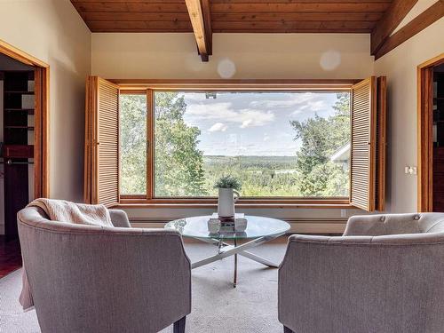 18420 8A Avenue, Edmonton, AB - Indoor Photo Showing Living Room