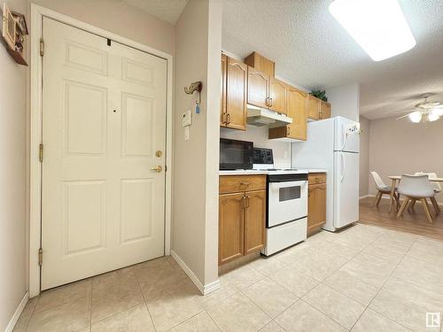 103 17511 98A Avenue, Edmonton, AB - Indoor Photo Showing Kitchen