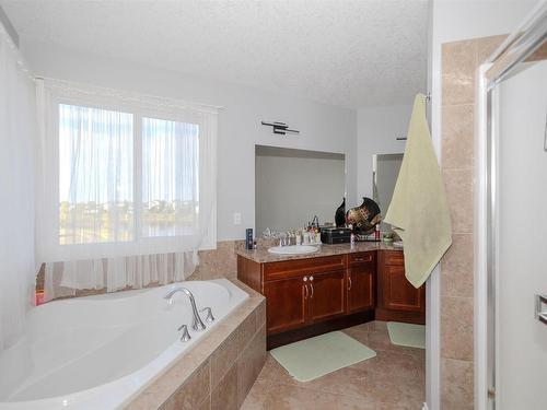 76 Dalquist Bay, Leduc, AB - Indoor Photo Showing Bathroom