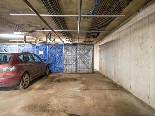 442 4827 104A Street, Edmonton, AB - Indoor Photo Showing Garage