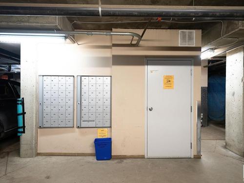 442 4827 104A Street, Edmonton, AB - Indoor Photo Showing Garage