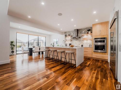 3535 Watson Point(E), Edmonton, AB - Indoor Photo Showing Kitchen With Upgraded Kitchen