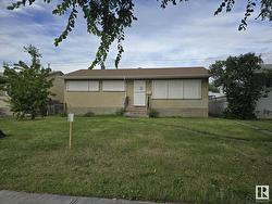 7504 75 ST NW NW  Edmonton, AB T6C 2E8