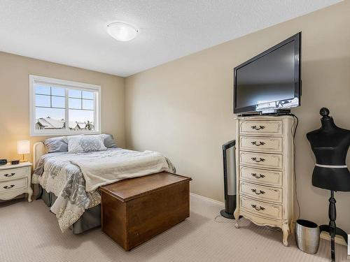 15 2816 34 Avenue, Edmonton, AB - Indoor Photo Showing Bedroom