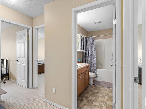 15 2816 34 Avenue, Edmonton, AB - Indoor Photo Showing Bathroom