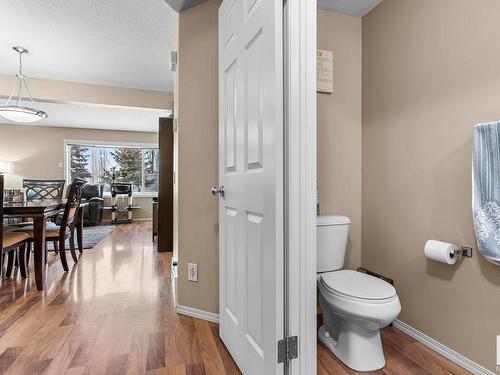 15 2816 34 Avenue, Edmonton, AB - Indoor Photo Showing Bathroom