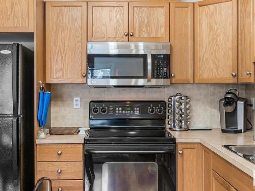 15 2816 34 Avenue, Edmonton, AB - Indoor Photo Showing Kitchen