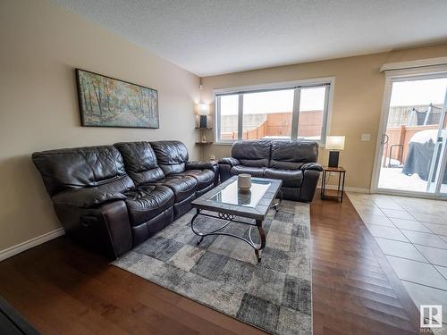 21720 99A Avenue, Edmonton, AB - Indoor Photo Showing Living Room