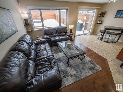 21720 99A Avenue, Edmonton, AB - Indoor Photo Showing Living Room