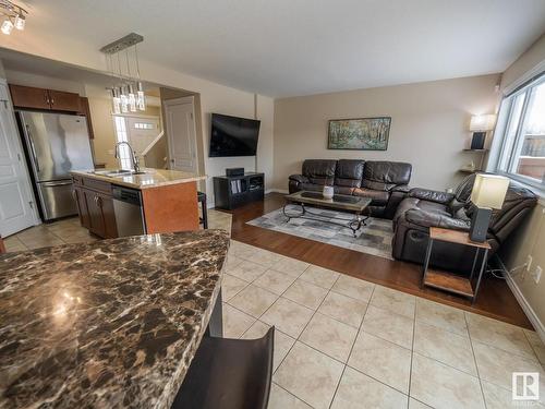 21720 99A Avenue, Edmonton, AB - Indoor Photo Showing Living Room