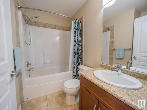 21720 99A Avenue, Edmonton, AB - Indoor Photo Showing Bathroom