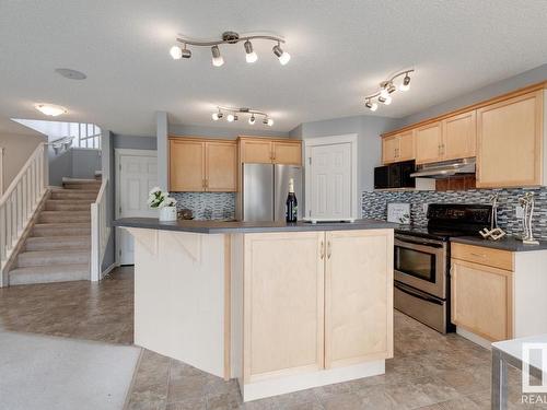 1050 Mckinney Green, Edmonton, AB - Indoor Photo Showing Kitchen