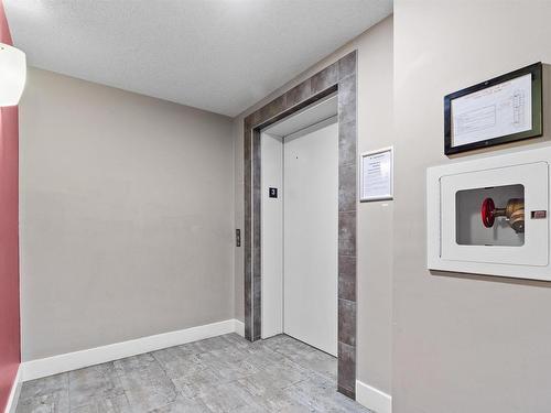 332 504 Albany Way, Edmonton, AB - Indoor Photo Showing Other Room