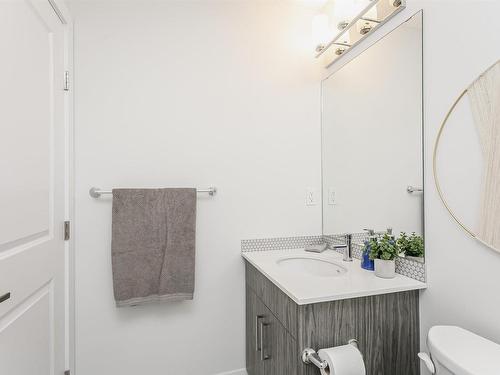 9 2215 24 Street, Edmonton, AB - Indoor Photo Showing Bathroom