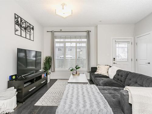 9 2215 24 Street, Edmonton, AB - Indoor Photo Showing Living Room