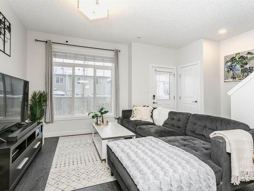 9 2215 24 Street, Edmonton, AB - Indoor Photo Showing Living Room