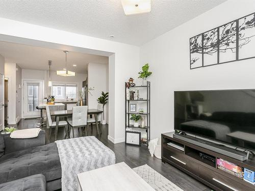 9 2215 24 Street, Edmonton, AB - Indoor Photo Showing Living Room