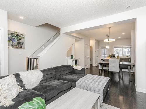 9 2215 24 Street, Edmonton, AB - Indoor Photo Showing Living Room