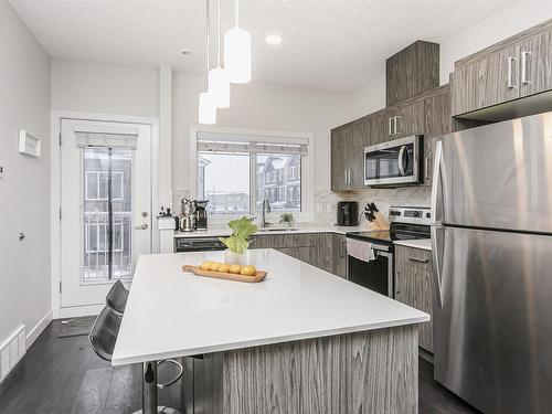 9 2215 24 Street, Edmonton, AB - Indoor Photo Showing Kitchen With Stainless Steel Kitchen With Upgraded Kitchen