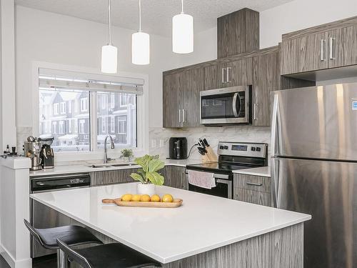 9 2215 24 Street, Edmonton, AB - Indoor Photo Showing Kitchen With Stainless Steel Kitchen With Upgraded Kitchen