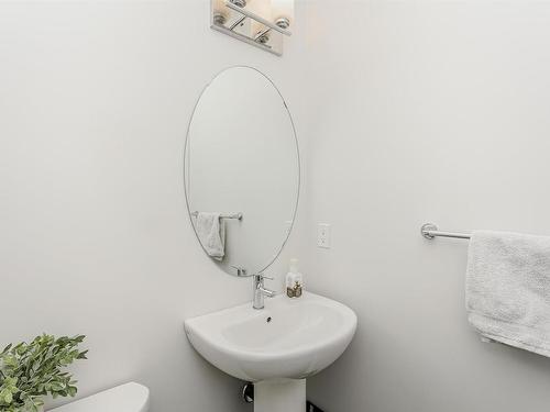 9 2215 24 Street, Edmonton, AB - Indoor Photo Showing Bathroom