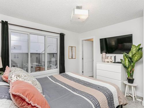 9 2215 24 Street, Edmonton, AB - Indoor Photo Showing Bedroom