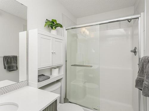 9 2215 24 Street, Edmonton, AB - Indoor Photo Showing Bathroom