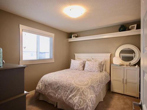 20728 99 Avenue, Edmonton, AB - Indoor Photo Showing Bedroom