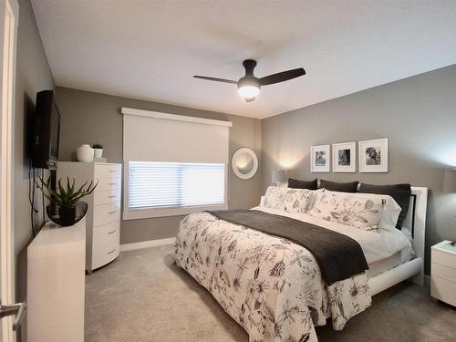 20728 99 Avenue, Edmonton, AB - Indoor Photo Showing Bedroom