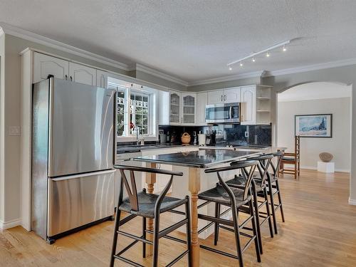 245008 Twp Rd 474, Rural Wetaskiwin County, AB - Indoor Photo Showing Kitchen