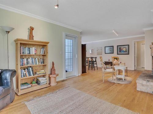 245008 Twp Rd 474, Rural Wetaskiwin County, AB - Indoor Photo Showing Living Room